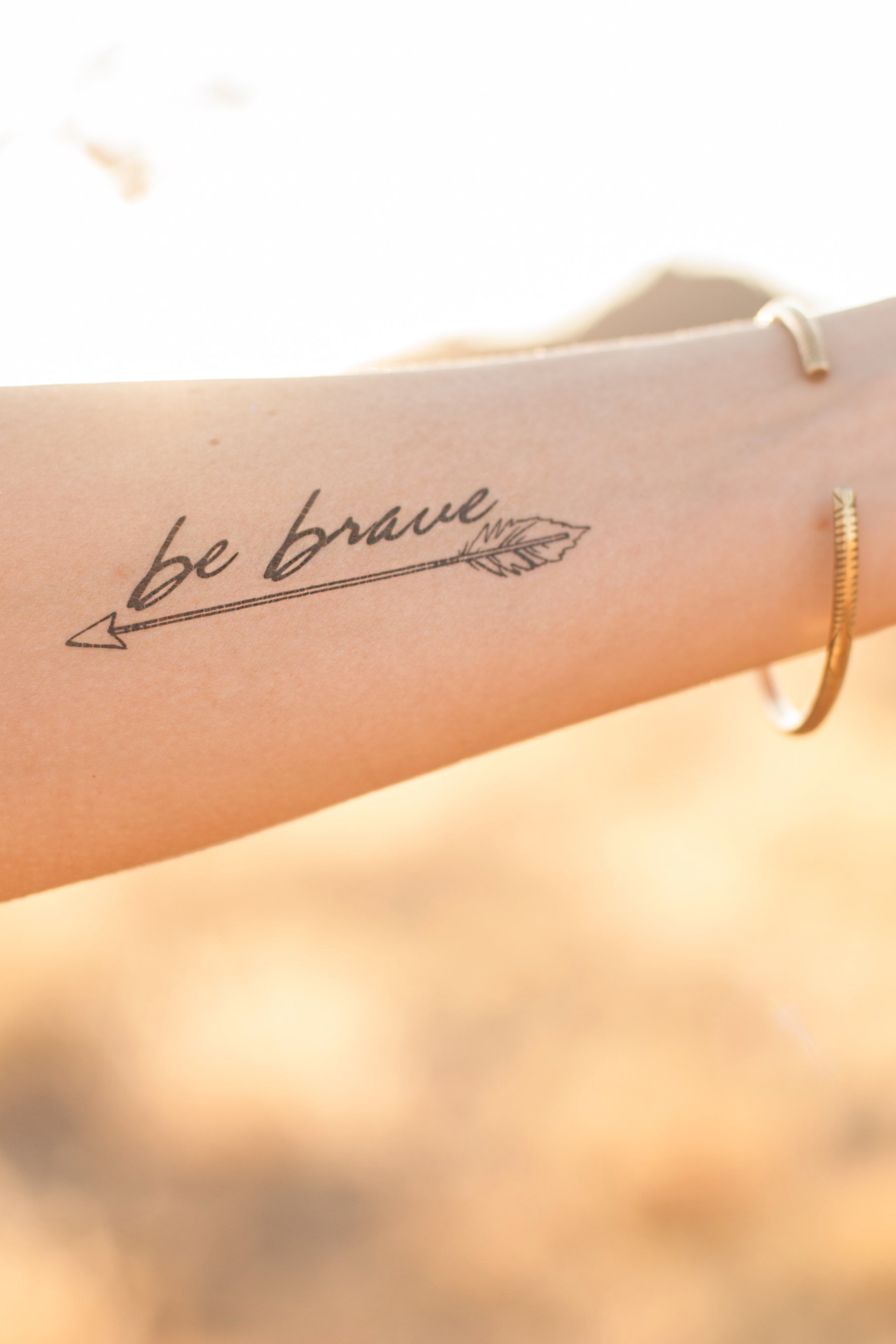 I would love to have this tattoo! Bc it would remind me to be brave when  going through a rough situation and it w… | Tatuagem, Tatuagens pequenas,  Tatuagem colorida